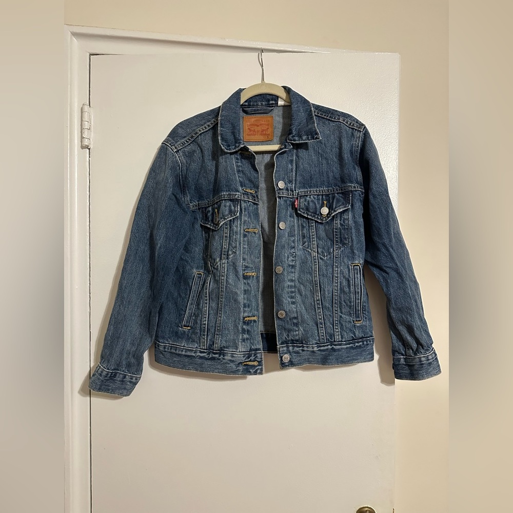 Levi’s oversized jean jacket